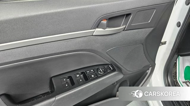 Hyundai Avante AD 2018 Белый из Кореи, фото 4