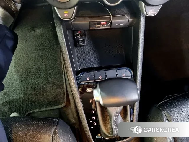 Kia Stonic 2018 Белый из Кореи, фото 4