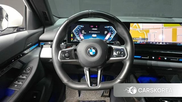 BMW 5 Series (G60) 2024 Белый из Кореи, фото 4