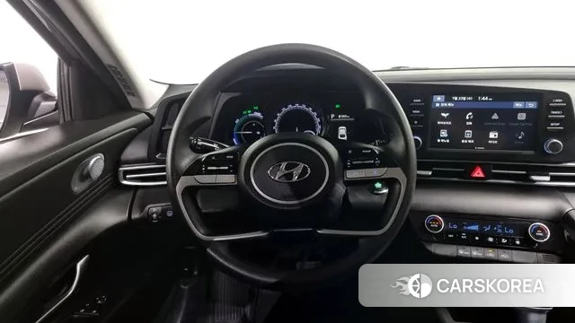 Hyundai Avante Hybrid (CN7) 2021 Серебристо-серый из Кореи, фото 4