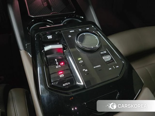 BMW 5 Series (G60) 2024 Белый из Кореи, фото 4