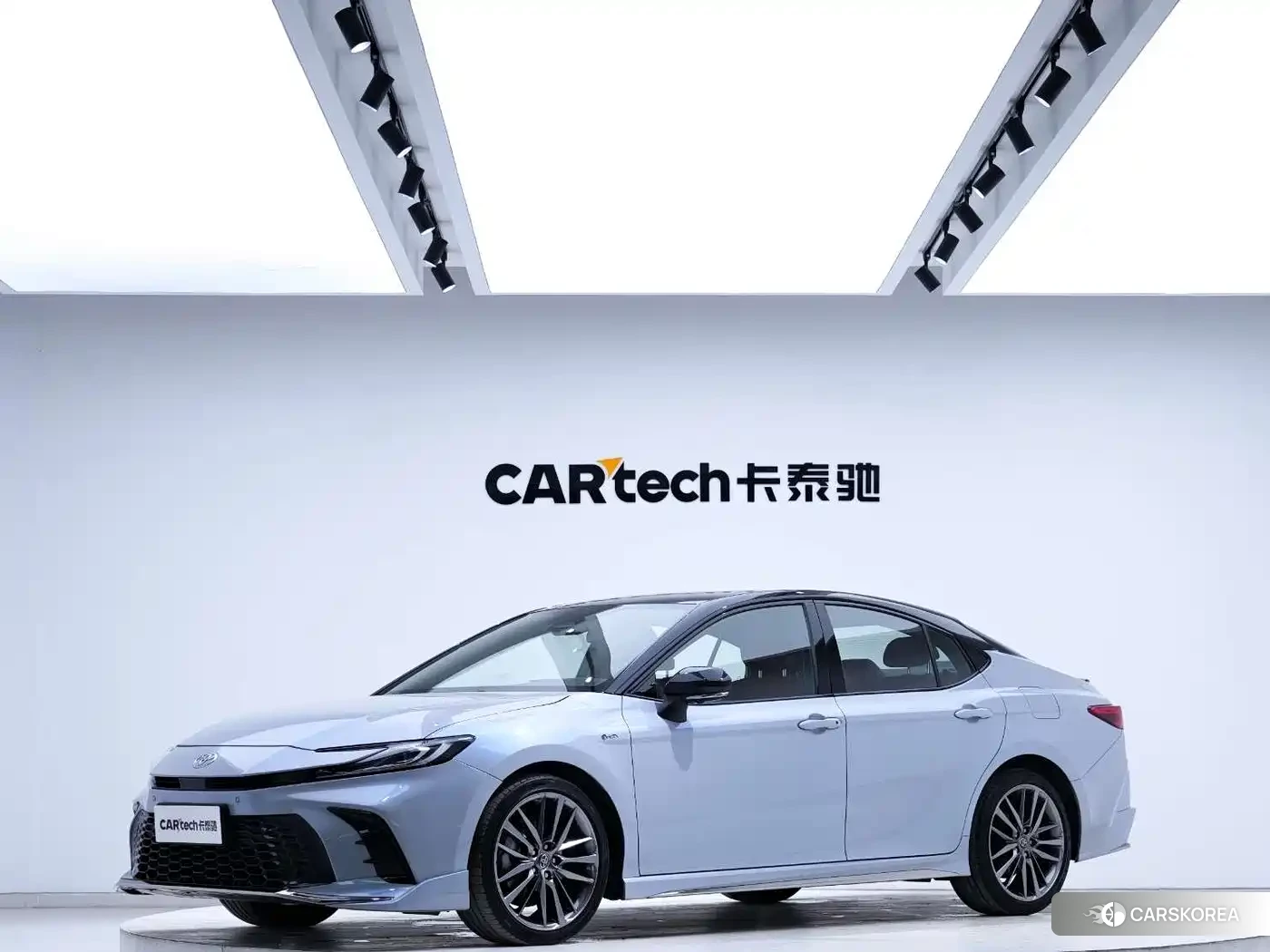 Toyota Camry 2024 Белый из Китая, фото 5
