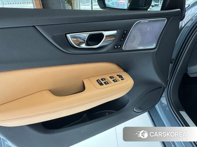 Volvo S60 3rd generation 2023 Небесно-голубой из Кореи, фото 4