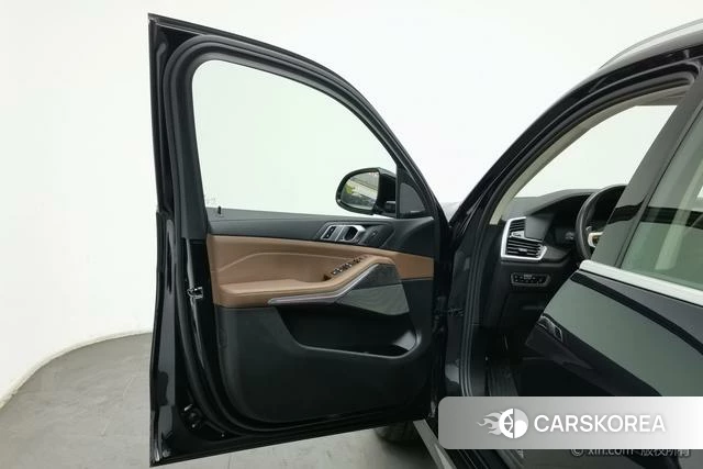 BMW X5 (imported) 2021 Черный из Китая, фото 4