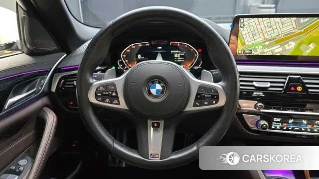 BMW 5 Series (G30) 2023 Белый из Кореи, фото 4