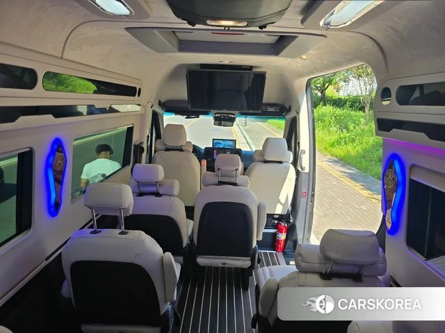 Mercedes-Benz Sprinter 2023 Черный из Кореи, фото 4