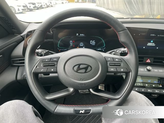 Hyundai Elantra 2023 Темно-серый из Китая, фото 4