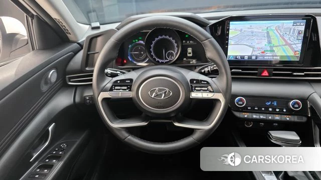 Hyundai Avante Hybrid (CN7) 2023 Белый из Кореи, фото 4