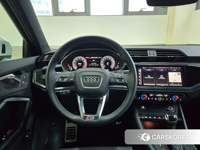Audi Q3 (F3) 2024 Белый из Кореи, фото 4