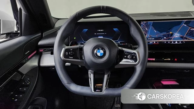 BMW 5 Series (G60) 2024 Белый из Кореи, фото 4