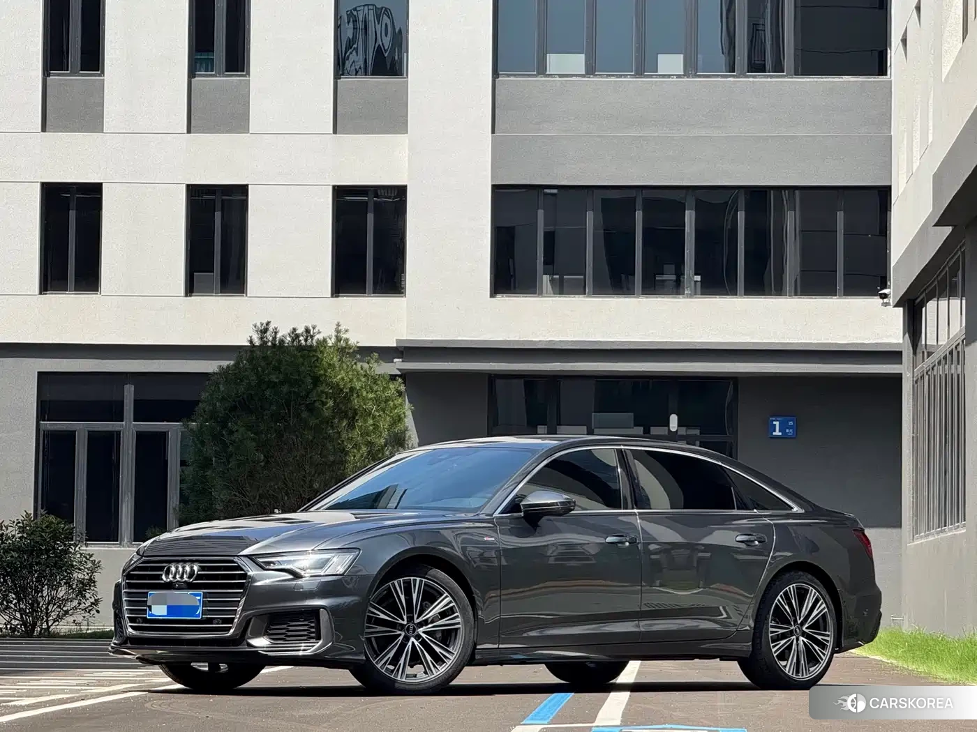 Audi A6L 2022 Silver/gray из Китая, фото 4