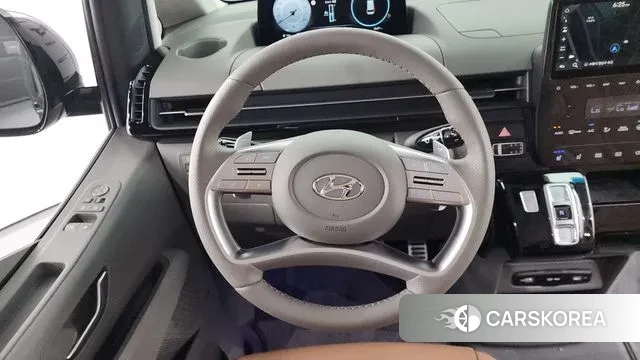 Hyundai Staria 2023 Черный из Кореи, фото 4