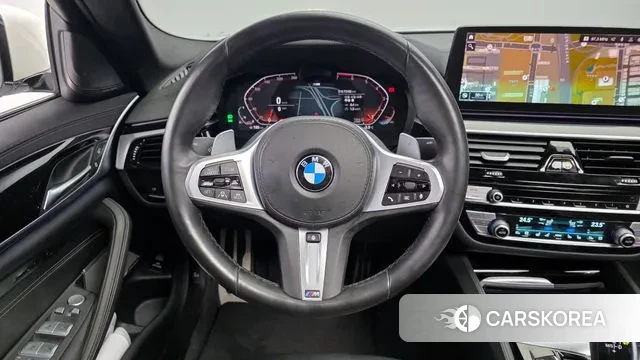 BMW 5 Series (G30) 2021 Белый из Кореи, фото 4