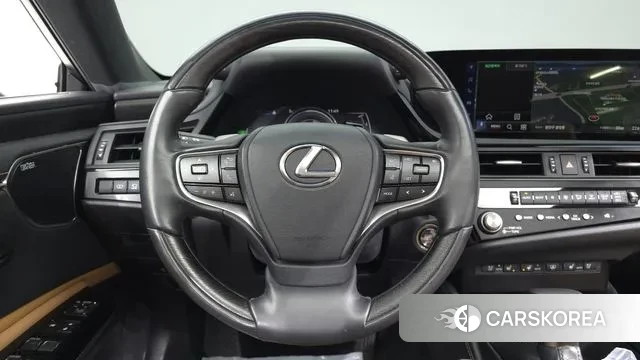 Lexus ES300h 7th generation 2024 Черный из Кореи, фото 4