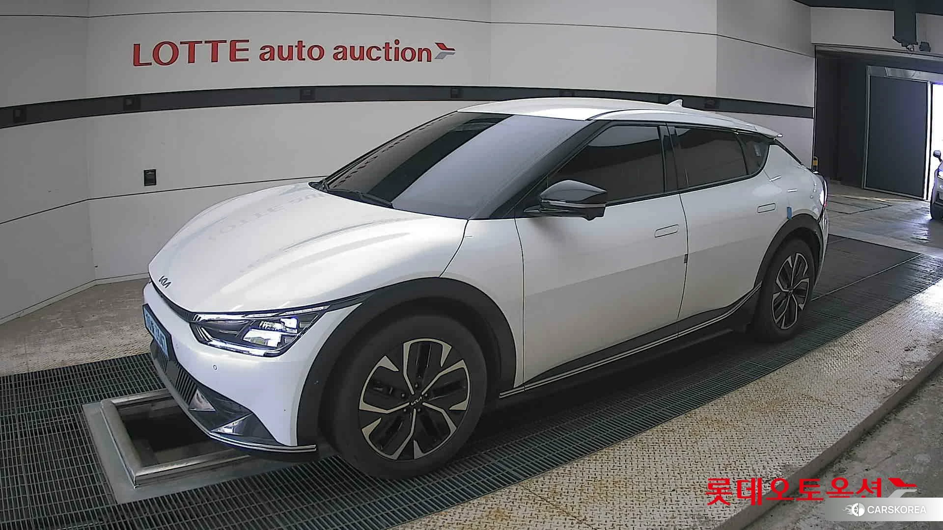 Kia EV6 2022 Snow White Pearl из Кореи, фото 4