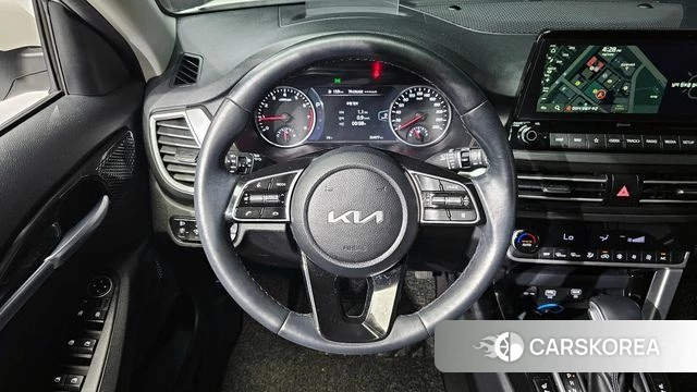 Kia Seltos 2022 Белый из Кореи, фото 4