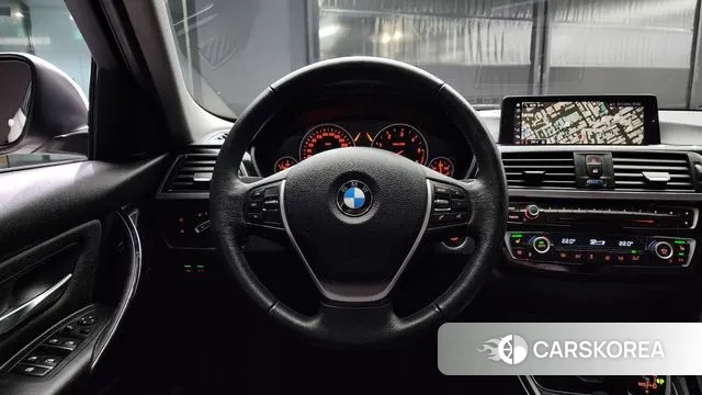BMW 3 Series (F30) 2018 Белый из Кореи, фото 4
