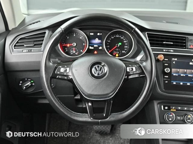 Volkswagen Tiguan second Generation 2018 Белый из Кореи, фото 4