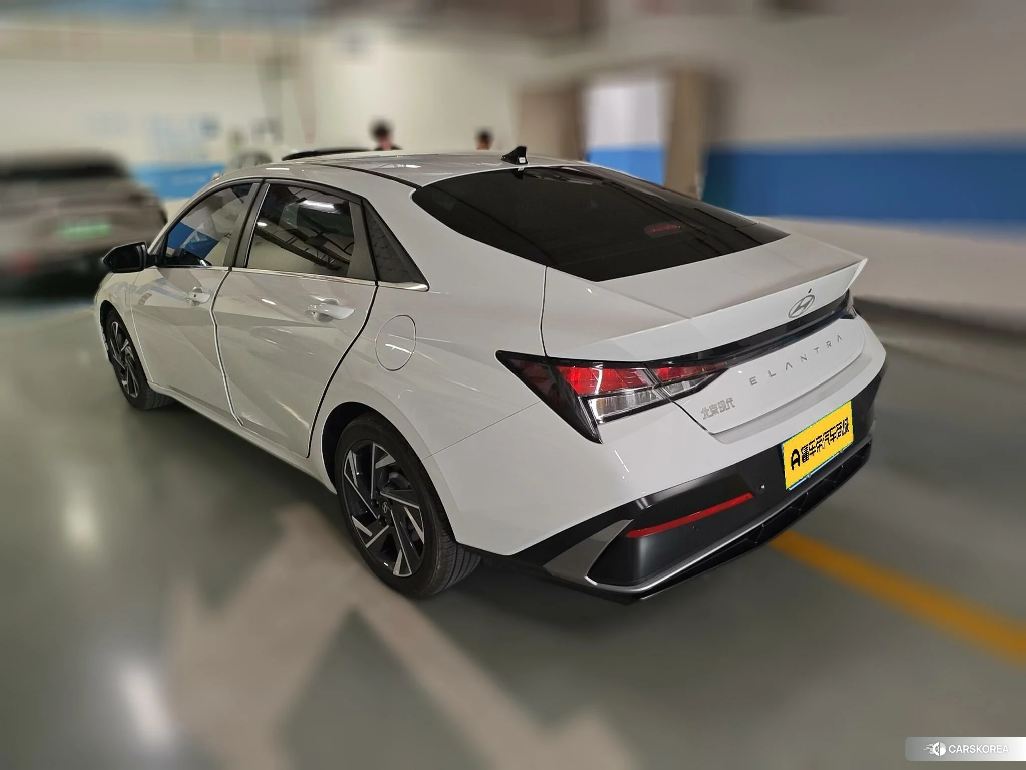 Hyundai Elantra 2023 Белый из Китая, фото 4