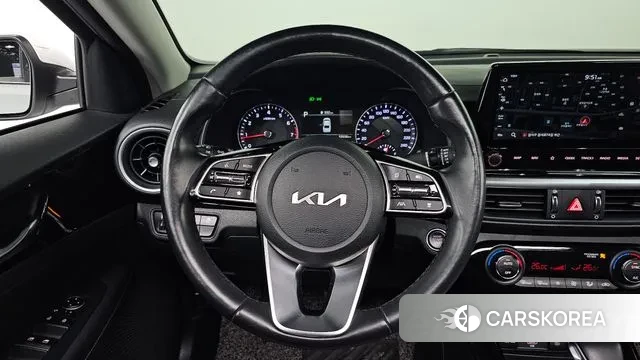 Kia The New K3 2nd generation 2021 Белый из Кореи, фото 4