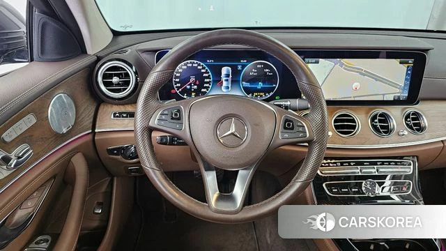 Mercedes-Benz E-Class W213 2018 Серый из Кореи, фото 4