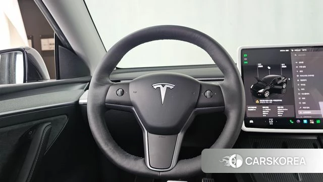 Tesla Model Y 2024 Черный из Кореи, фото 4
