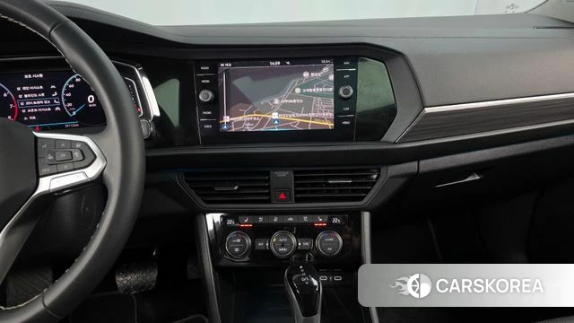 Volkswagen 7th Generation of Jetta 2023 Белый из Кореи, фото 4
