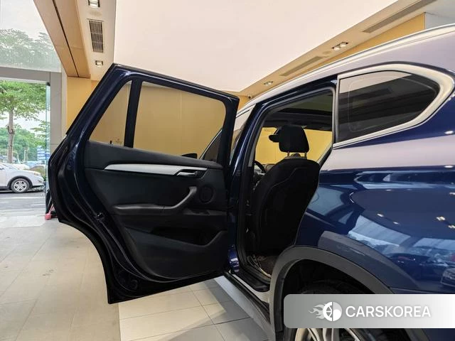 BMW X1 2019 Синий из Китая, фото 4