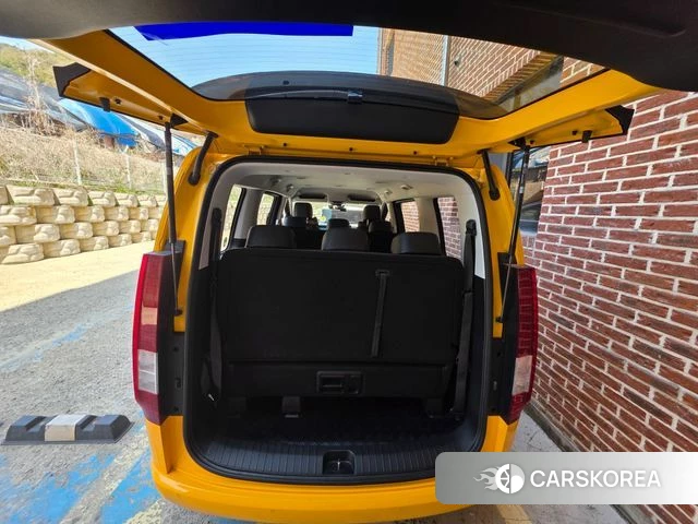 Hyundai Staria 2022 Желтый из Кореи, фото 4