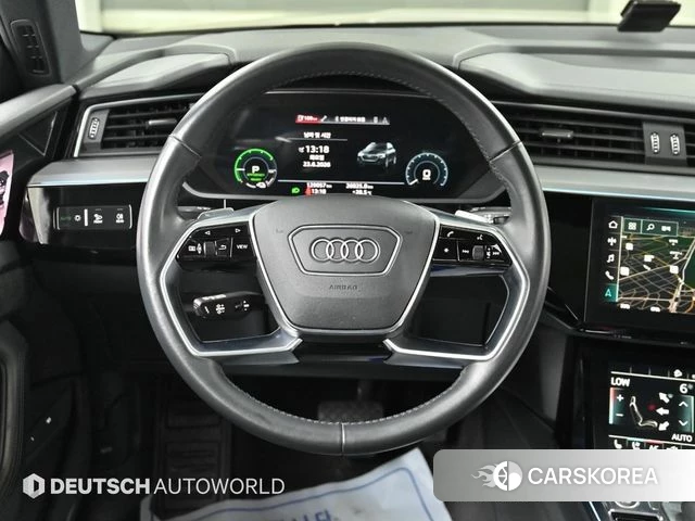 Audi e-Tron 2020 Жемчужный цвет из Кореи, фото 4