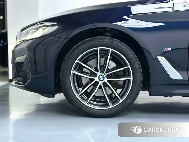 BMW 5 series 2023 Черный из Китая, фото 4