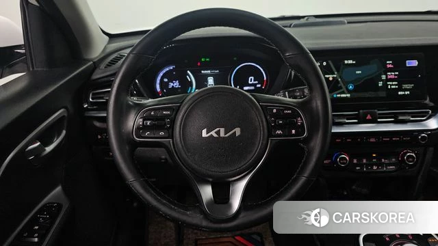 Kia Niro Plus 2023 Белый из Кореи, фото 4