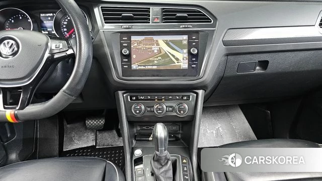 Volkswagen Tiguan second Generation 2018 Белый из Кореи, фото 4