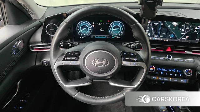 Hyundai The New Avante (CN7) 2023 Серебристо-серый из Кореи, фото 4