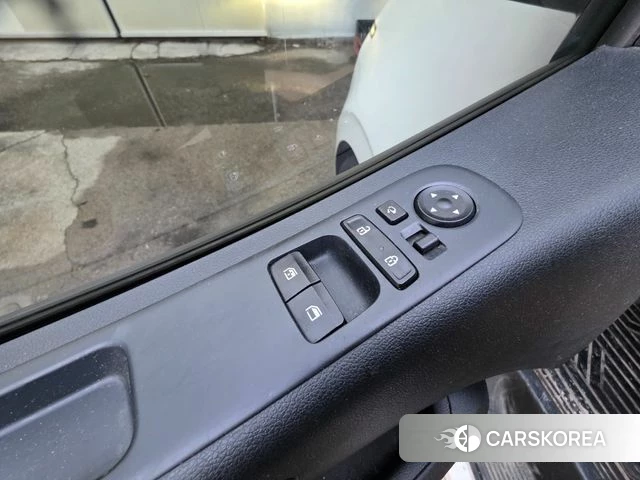 Hyundai Staria 2021 Белый из Кореи, фото 4