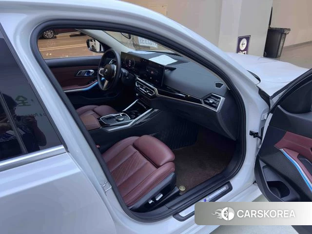 BMW 3 series 2023 Белый из Китая, фото 4