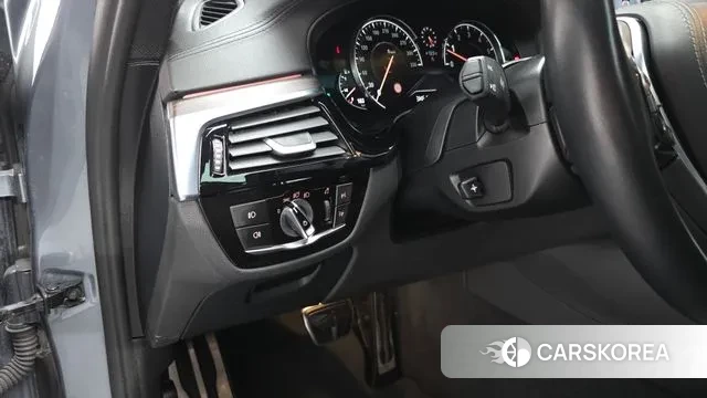 BMW 5 Series (G30) 2018 Серый из Кореи, фото 4