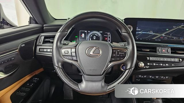 Lexus ES300h 7th generation 2021 Серебряный из Кореи, фото 4