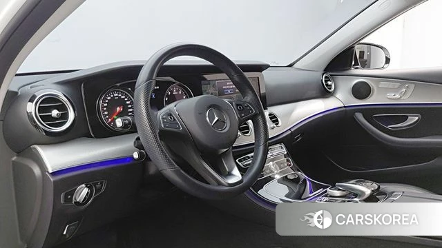 Mercedes-Benz E-Class W213 2018 Белый из Кореи, фото 4