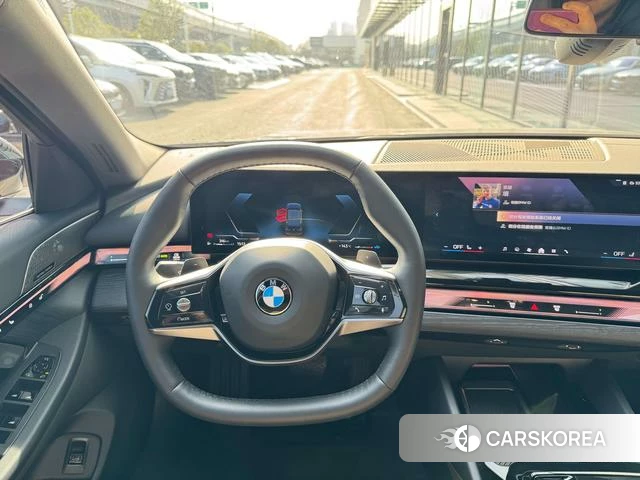 BMW 5 series 2024 Черный из Китая, фото 4