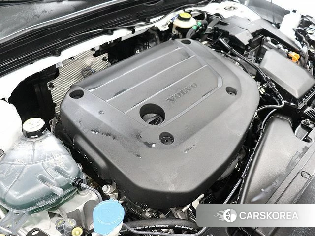 Volvo XC40 2023 Белый из Кореи, фото 4