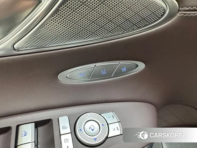 Genesis GV70 2023 Красный из Кореи, фото 4