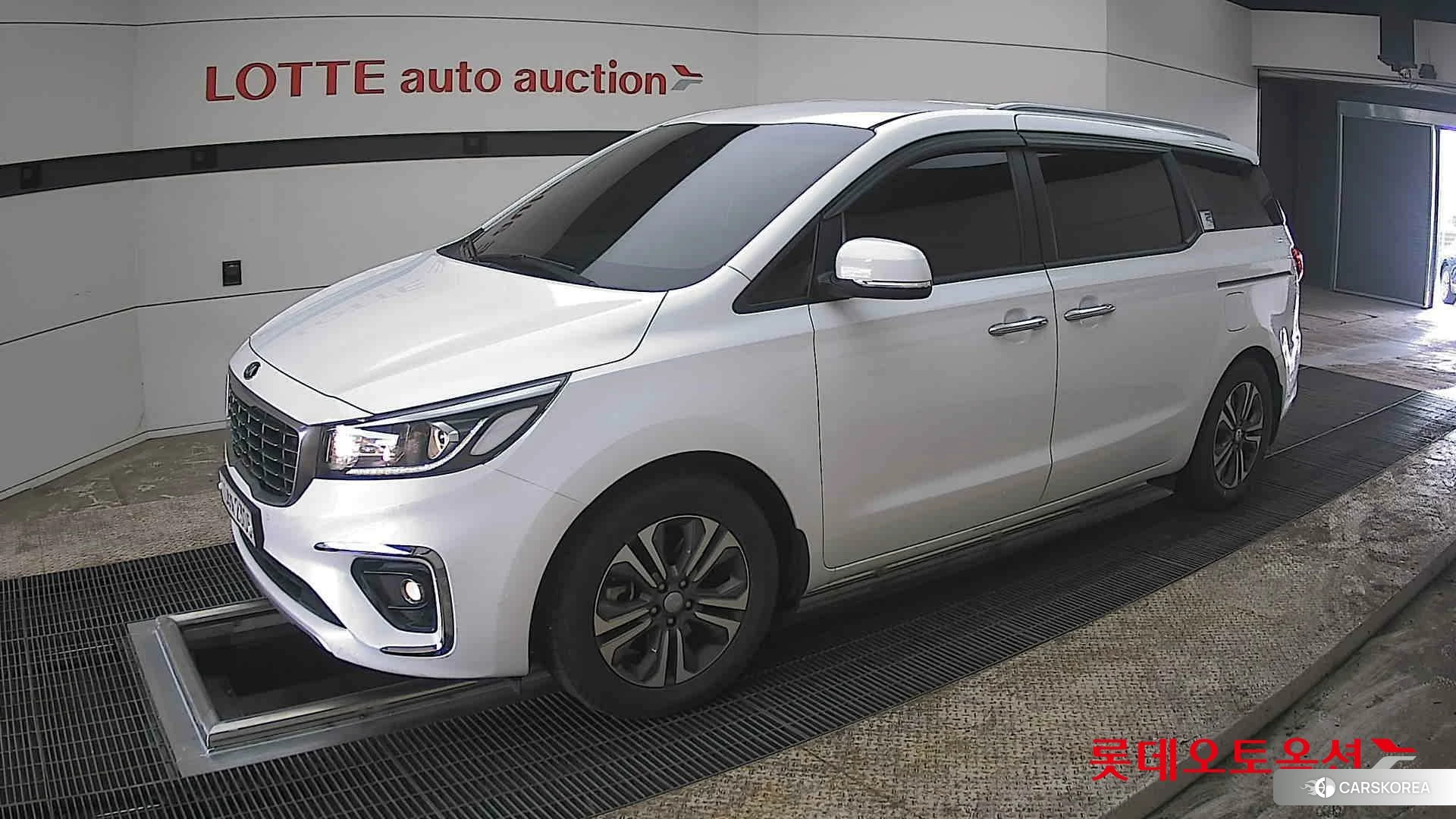 Kia Carnival 2020 Snow White Pearl (optional) из Кореи, фото 4