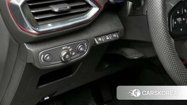 Chevrolet (GM Daewoo) Trailblazer 2021 Белый из Кореи, фото 4