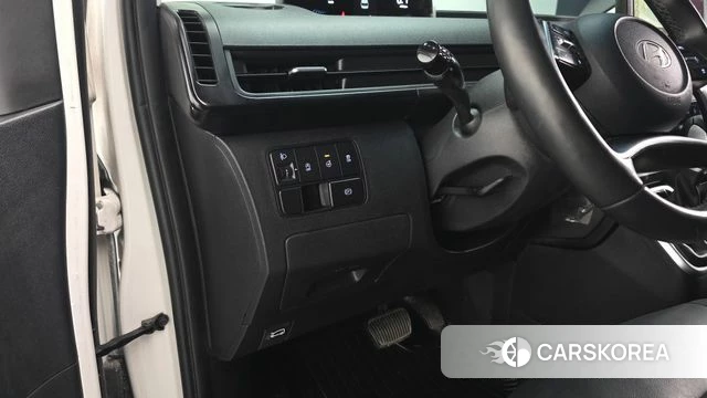 Hyundai Staria 2025 Белый из Кореи, фото 4