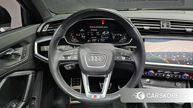 Audi Q3 (F3) 2023 Черный из Кореи, фото 4