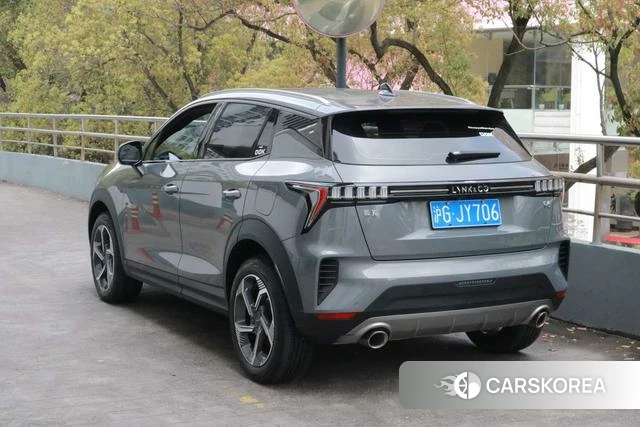 Lynk 06 2023 Серебристо-серый из Китая, фото 4