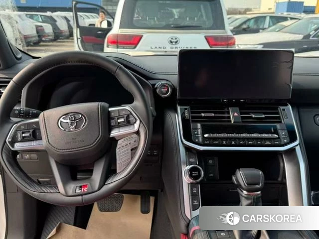 Toyota Land Cruiser (imported) 2026 Белый из Китая, фото 4