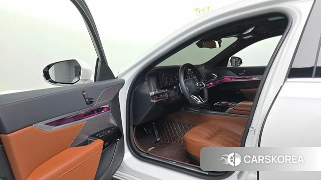 BMW 7 Series (G70) 2023 Белый из Кореи, фото 4