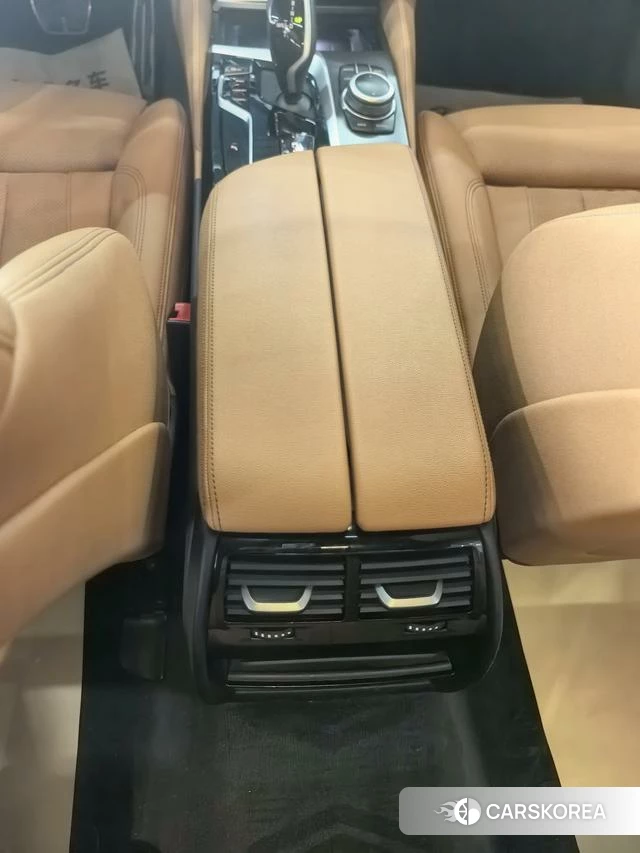 BMW 5 series (imported) 2022 Серебристо-серый из Китая, фото 4